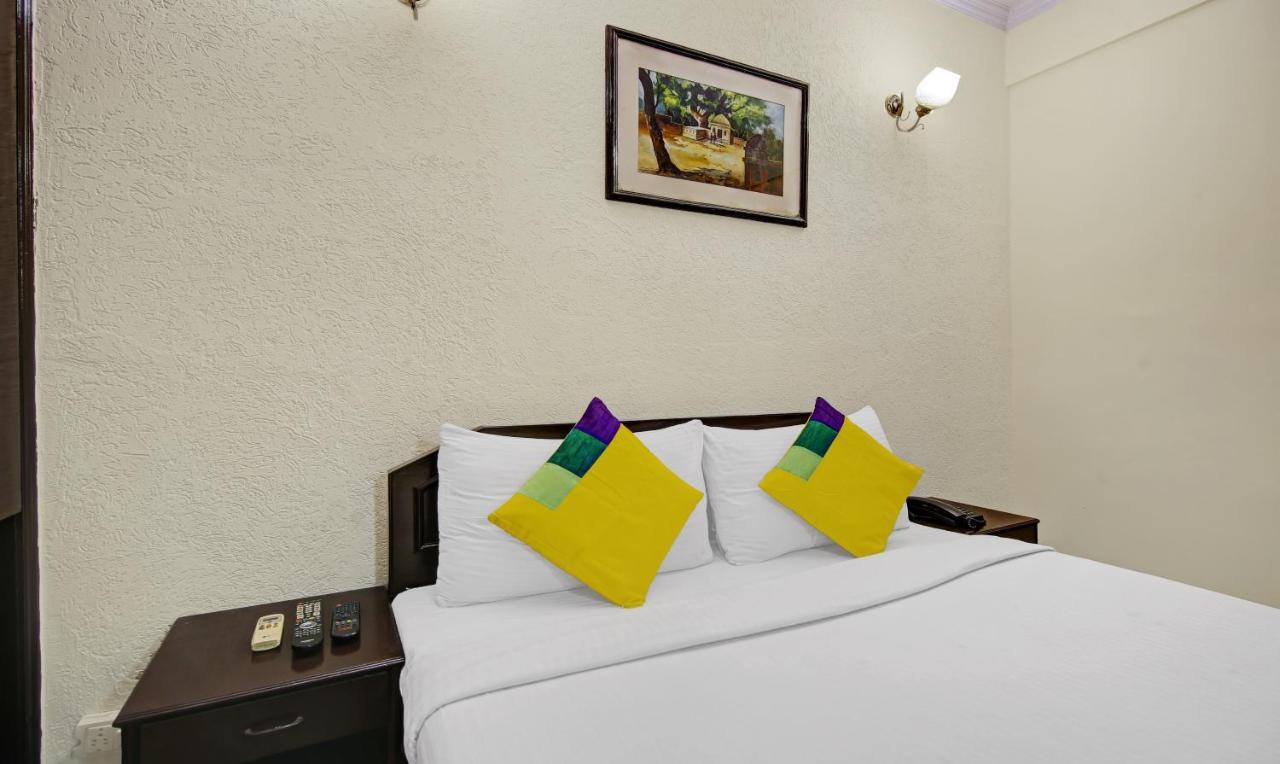 Itsy Hotels Arien International New Delhi Buitenkant foto