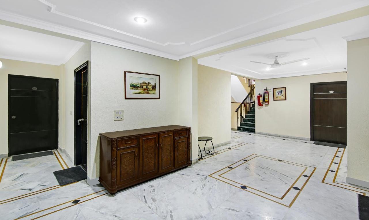 Itsy Hotels Arien International New Delhi Buitenkant foto