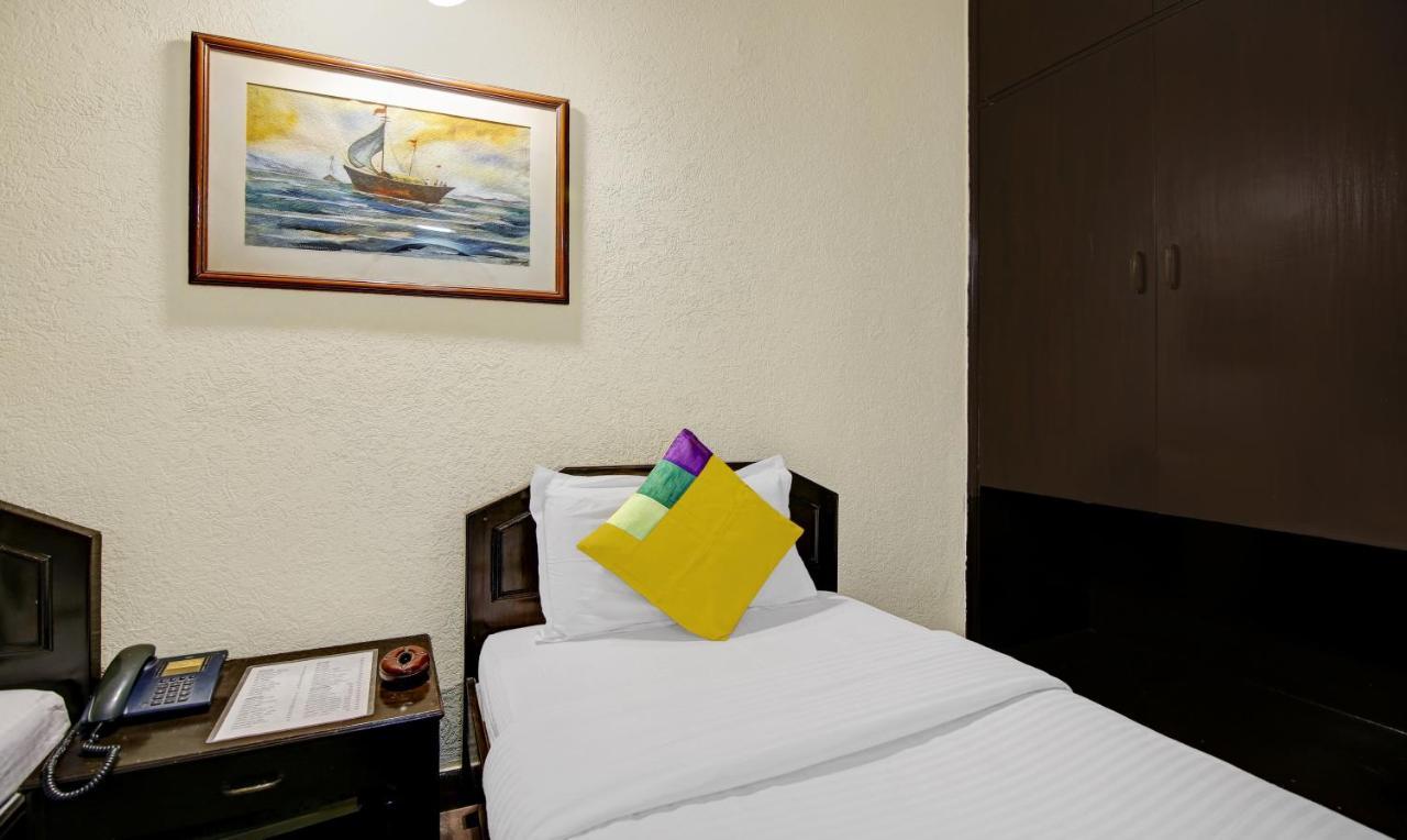 Itsy Hotels Arien International New Delhi Buitenkant foto